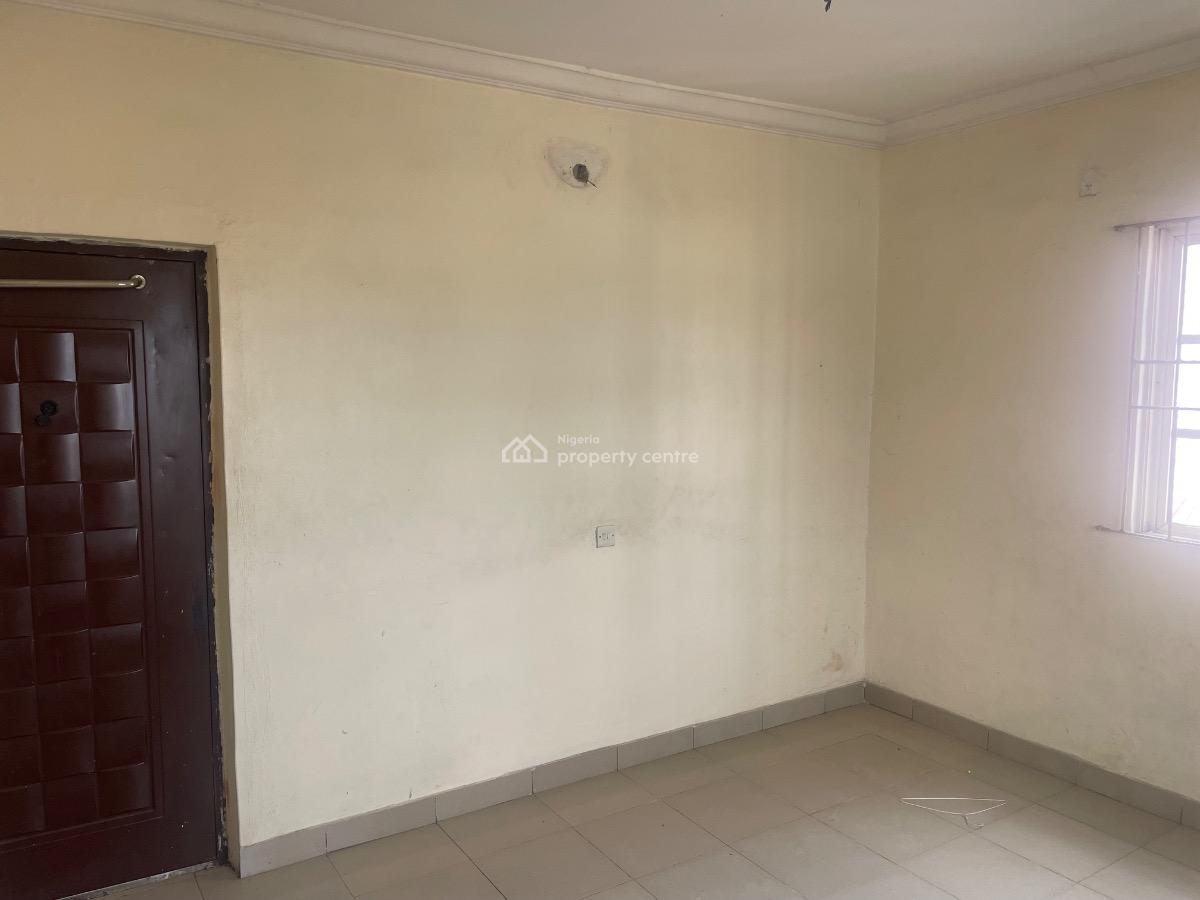 Luxury 3 Bedroom Flat, Along Iranla Road, Opp. White House, Tokunbo, Ajah, Ajah, Lagos, Flat / Apartment for Rent