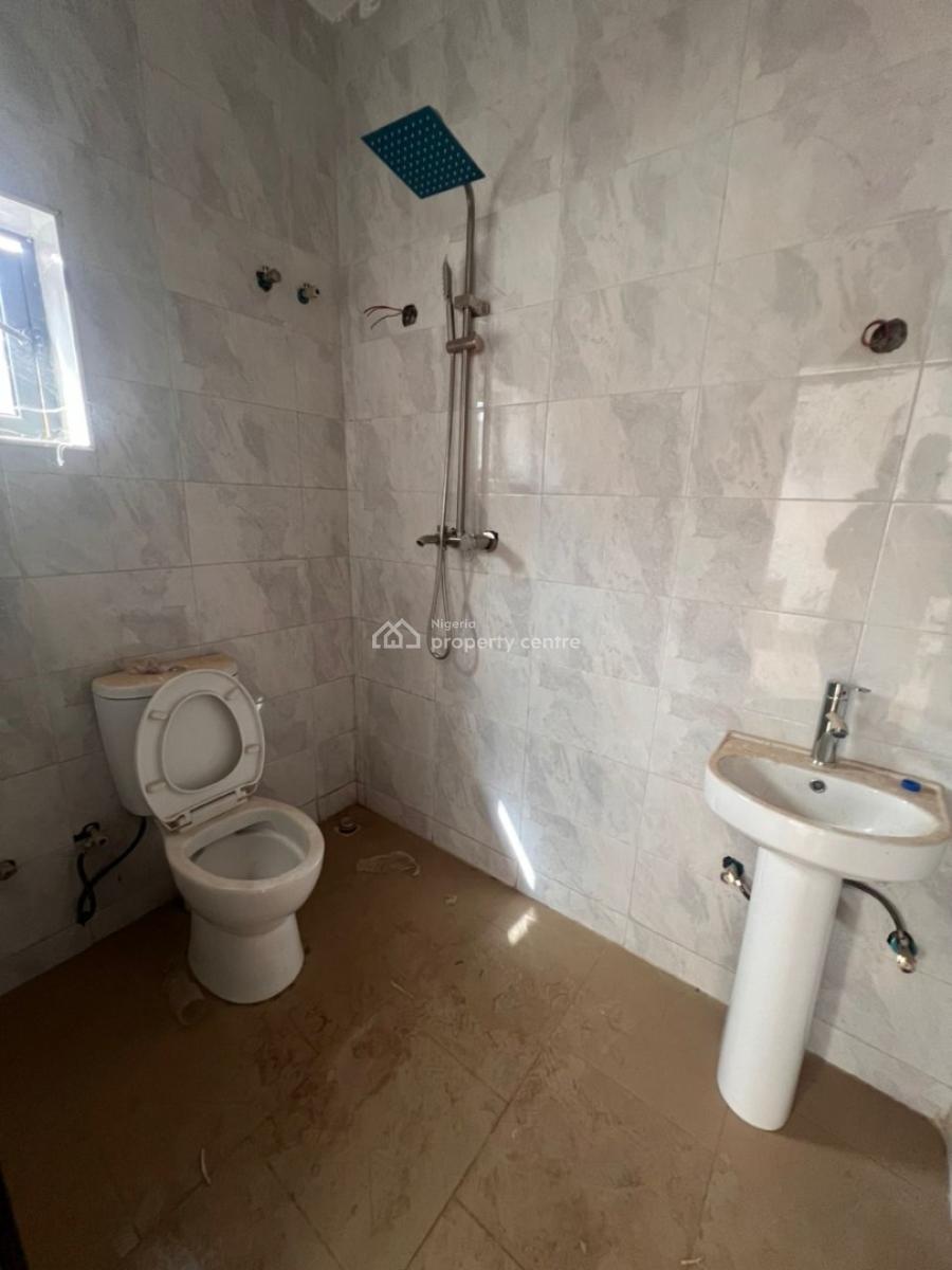 Well Built 3 Bedrooms Flat Apartment, Gilmore, Jahi, Abuja, Flat / Apartment for Sale