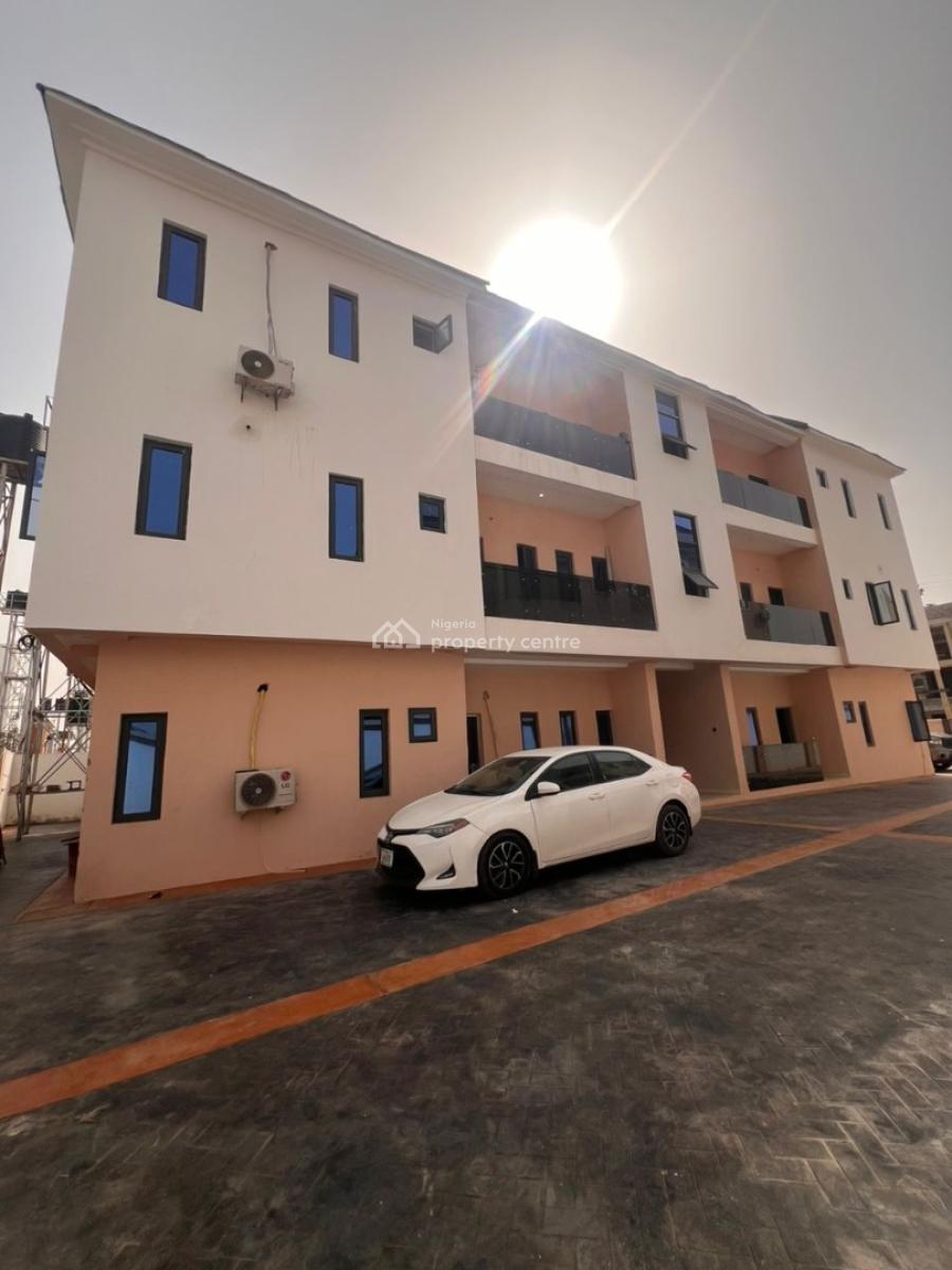 Well Built 3 Bedrooms Flat Apartment, Gilmore, Jahi, Abuja, Flat / Apartment for Sale