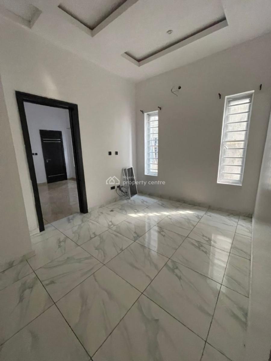 Well Renovated 4 Bedroom Semi Detached Duplex with Bq, Lekki County, Lekki Expressway, Lekki, Lagos, Semi-detached Duplex for Rent