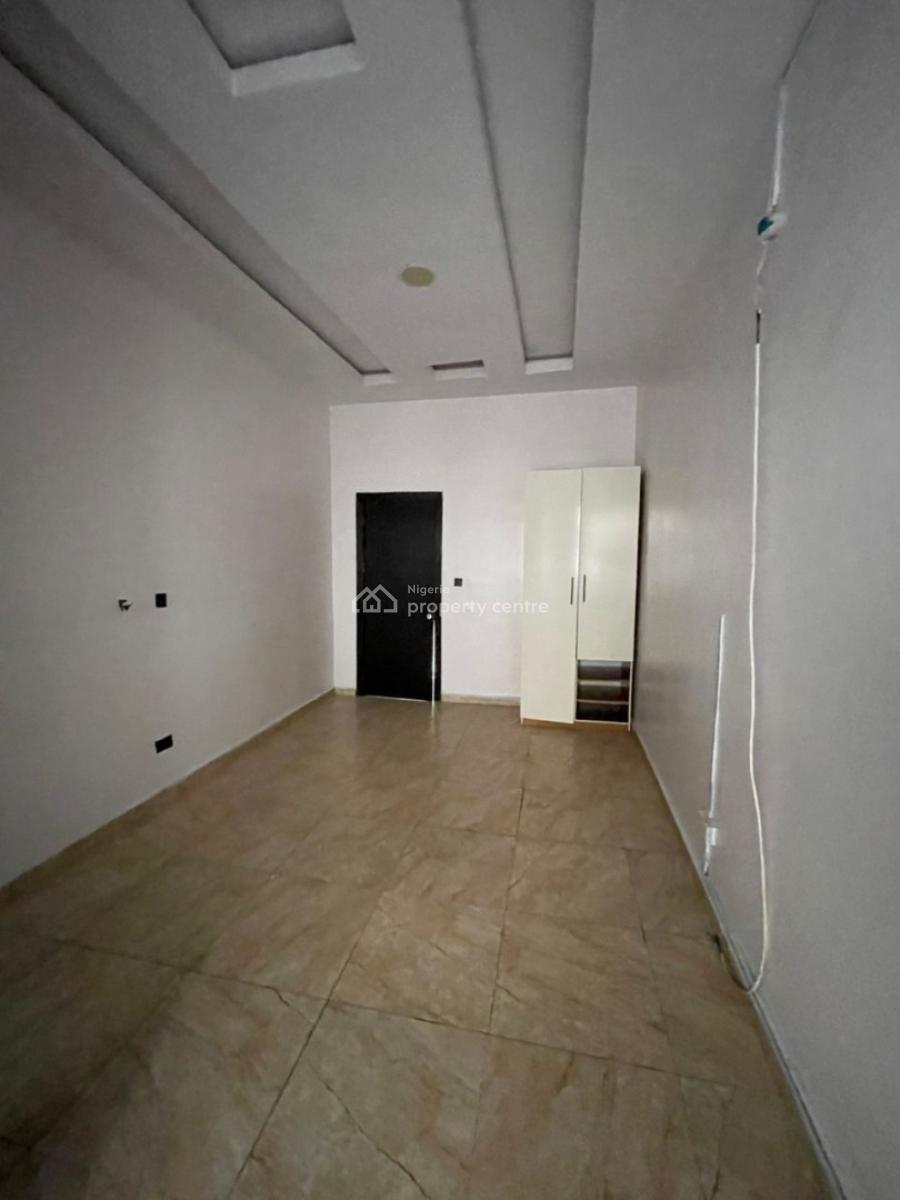 Well Renovated 4 Bedroom Semi Detached Duplex with Bq, Lekki County, Lekki Expressway, Lekki, Lagos, Semi-detached Duplex for Rent