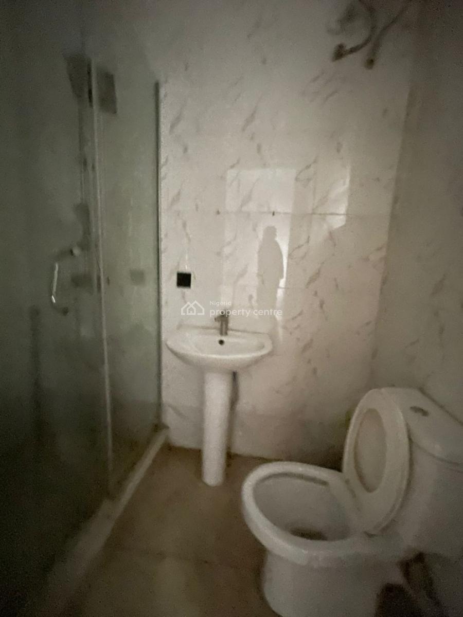 Well Renovated 4 Bedroom Semi Detached Duplex with Bq, Lekki County, Lekki Expressway, Lekki, Lagos, Semi-detached Duplex for Rent