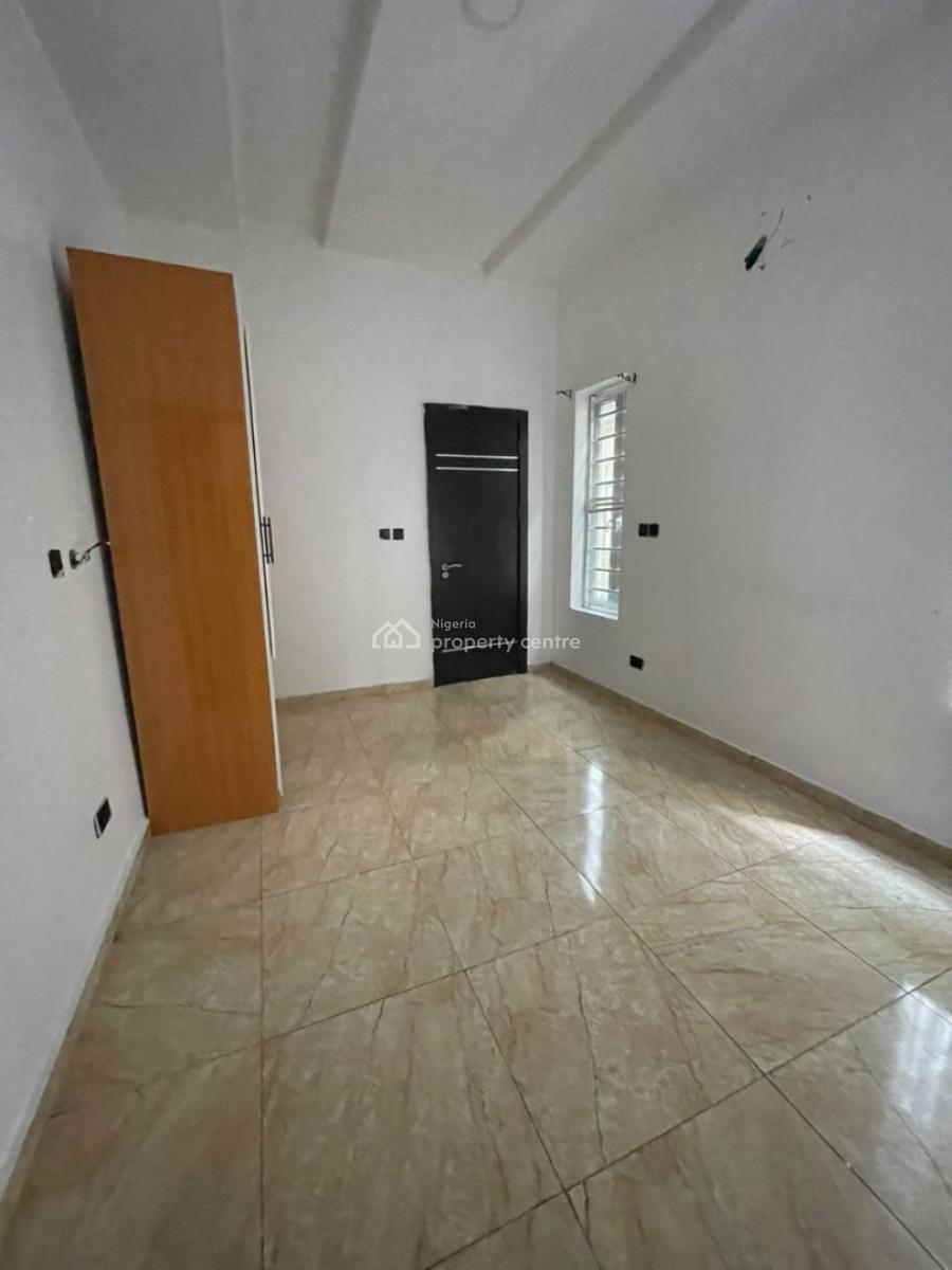 Well Renovated 4 Bedroom Semi Detached Duplex with Bq, Lekki County, Lekki Expressway, Lekki, Lagos, Semi-detached Duplex for Rent