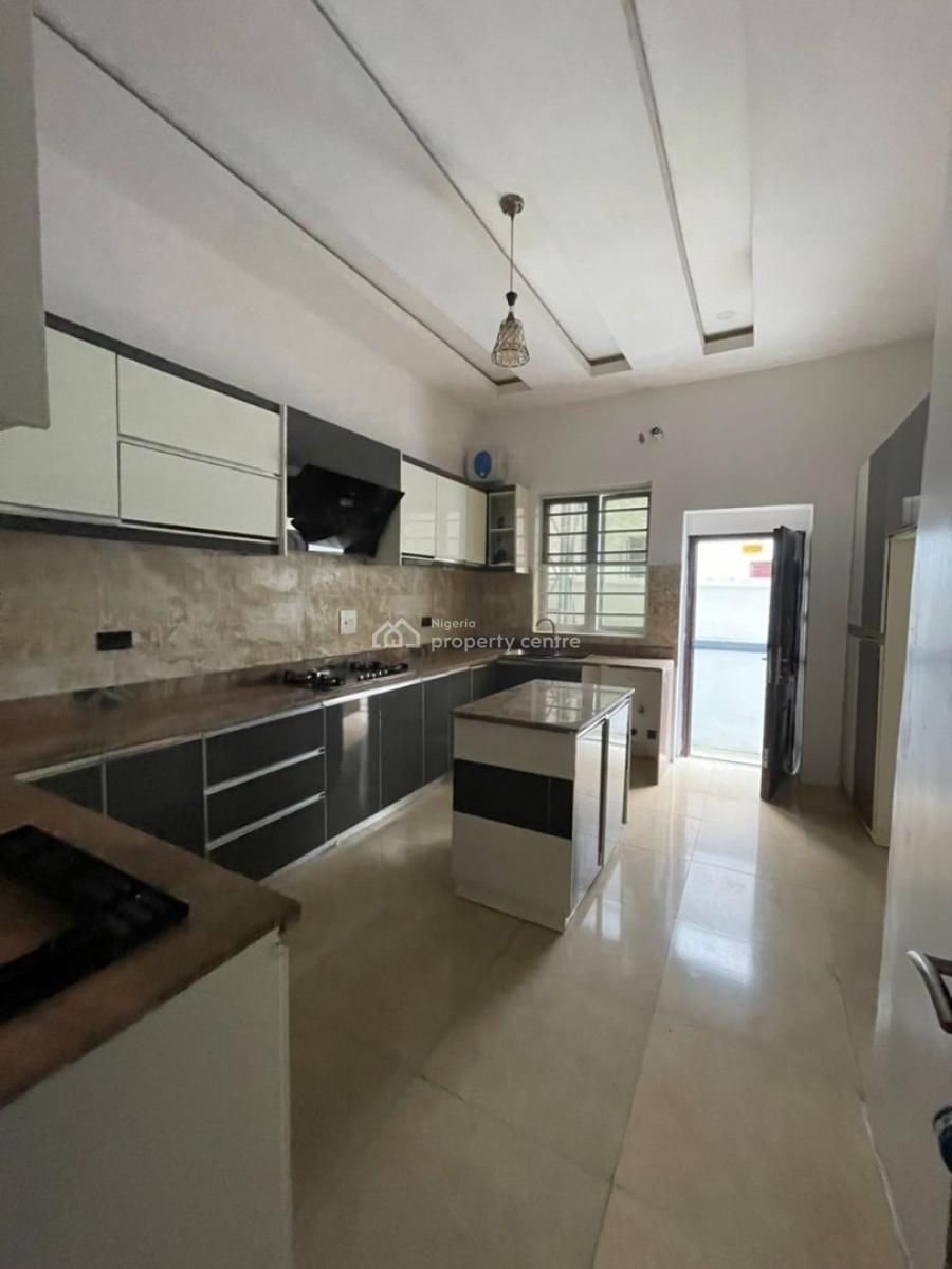 Well Renovated 4 Bedroom Semi Detached Duplex with Bq, Lekki County, Lekki Expressway, Lekki, Lagos, Semi-detached Duplex for Rent