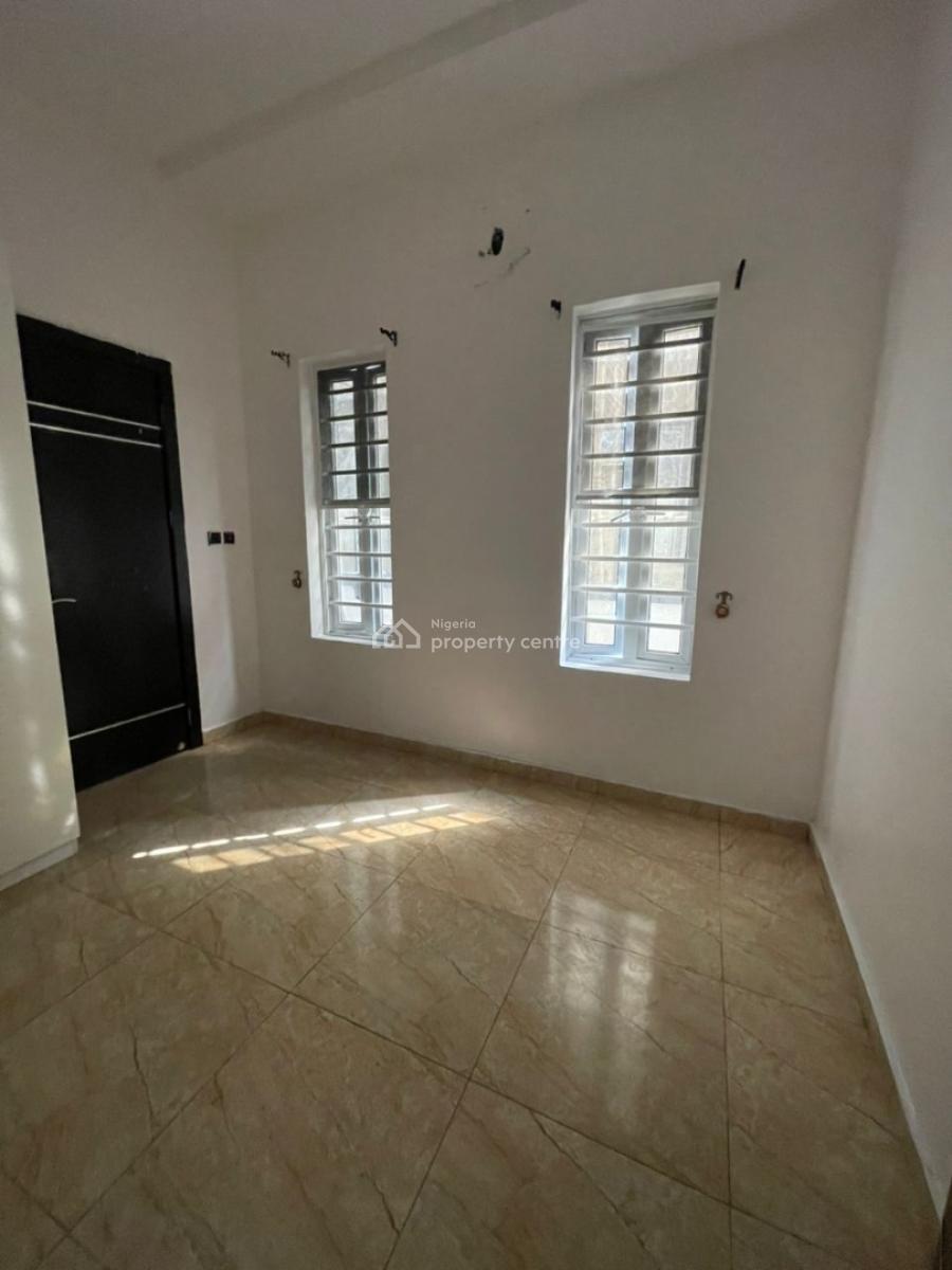 Well Renovated 4 Bedroom Semi Detached Duplex with Bq, Lekki County, Lekki Expressway, Lekki, Lagos, Semi-detached Duplex for Rent