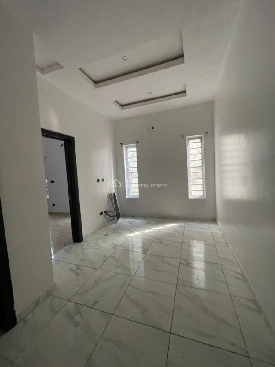 Well Renovated 4 Bedroom Semi Detached Duplex with Bq, Lekki County, Lekki Expressway, Lekki, Lagos, Semi-detached Duplex for Rent