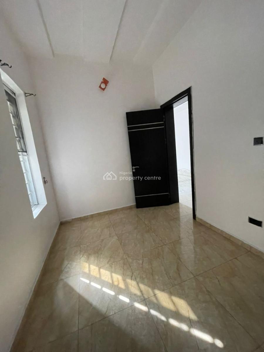 Well Renovated 4 Bedroom Semi Detached Duplex with Bq, Lekki County, Lekki Expressway, Lekki, Lagos, Semi-detached Duplex for Rent