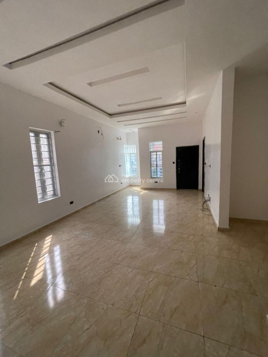 Well Renovated 4 Bedroom Semi Detached Duplex with Bq, Lekki County, Lekki Expressway, Lekki, Lagos, Semi-detached Duplex for Rent