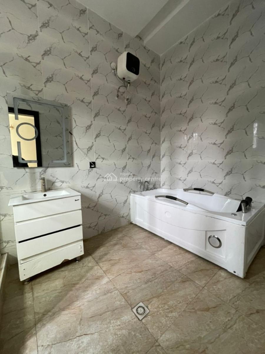 Well Renovated 4 Bedroom Semi Detached Duplex with Bq, Lekki County, Lekki Expressway, Lekki, Lagos, Semi-detached Duplex for Rent