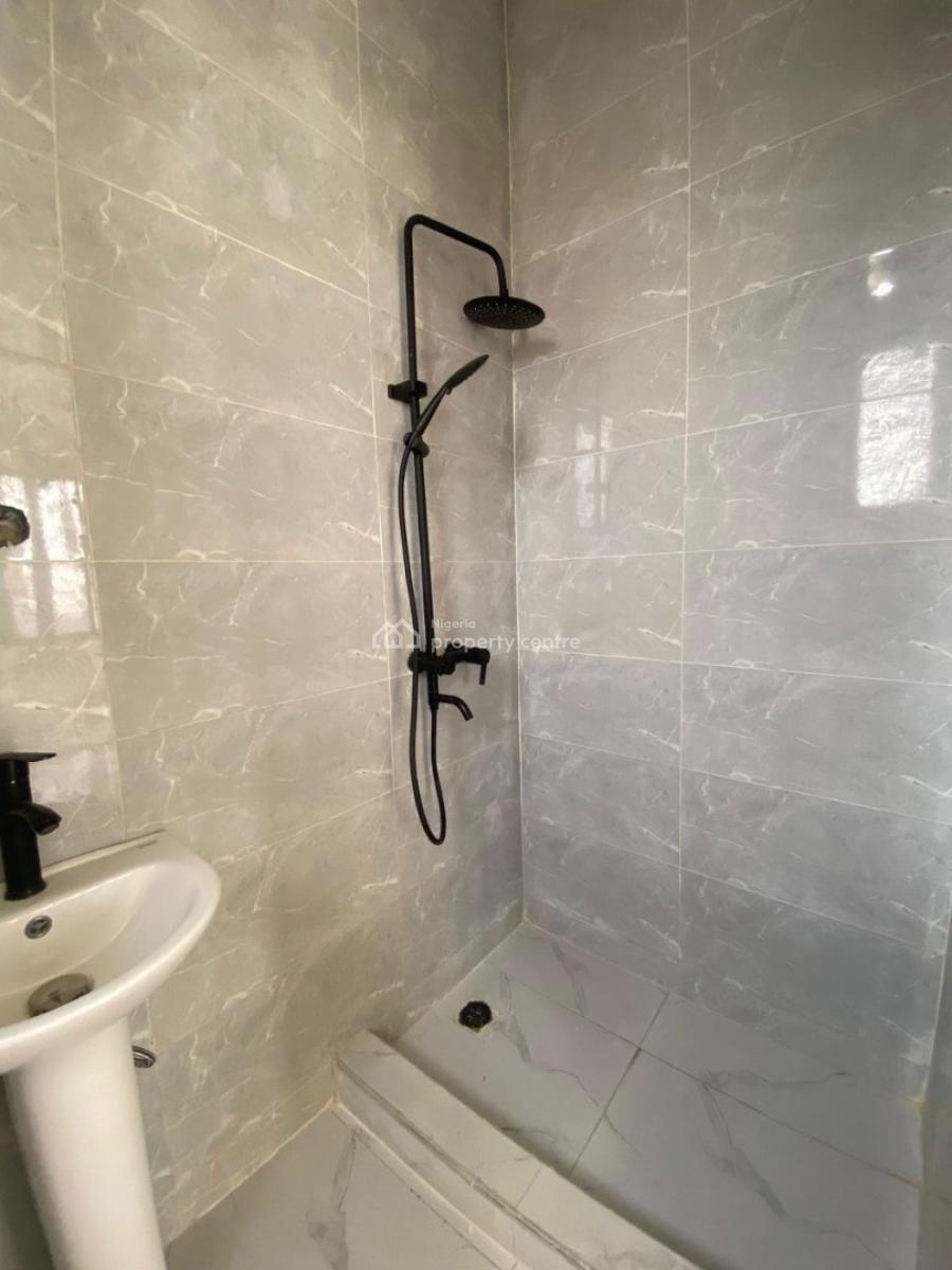 Exclusive 2 Bedroom Apartment in a Secure Estate, Ilasan Ikate, Lekki, Lagos, Flat / Apartment for Sale