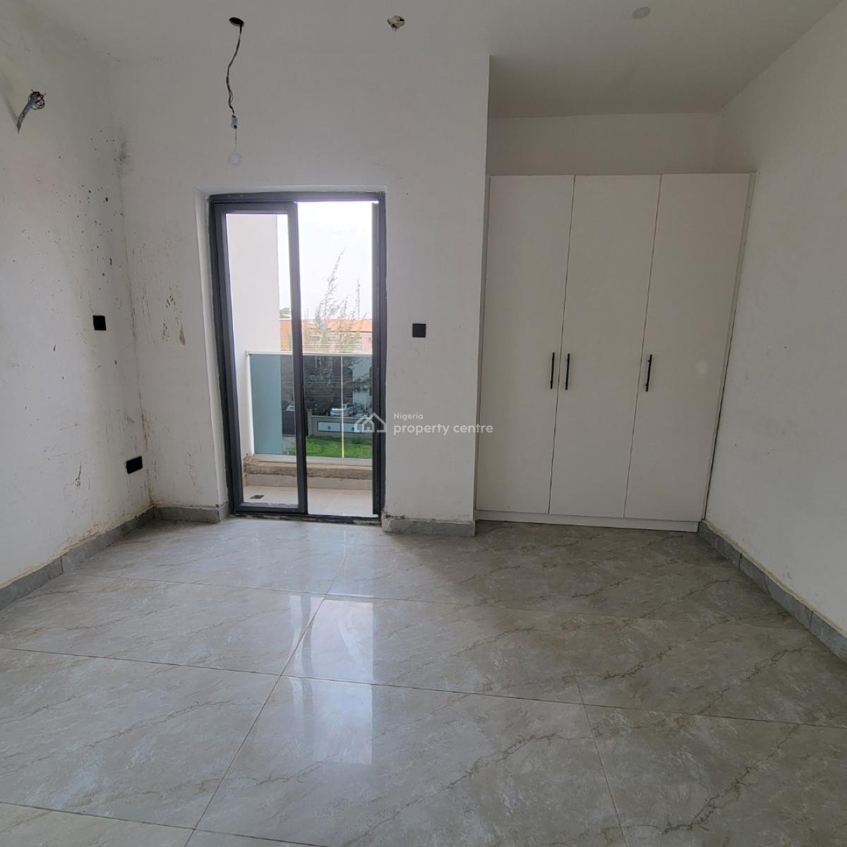 Exquisite 2 Bedroom Apartment with an Elevator, Lekki Phase 1, Lekki, Lagos, Flat / Apartment for Sale