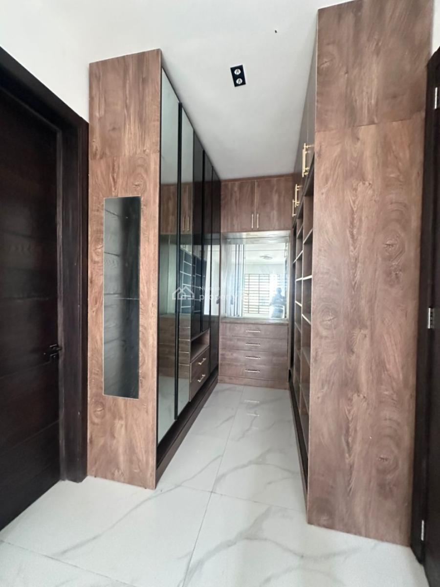 Distress 5 Bedroom Detached with Pool, Cinema, Gym & Bq, Ikota, Lekki, Lagos, Detached Duplex for Sale