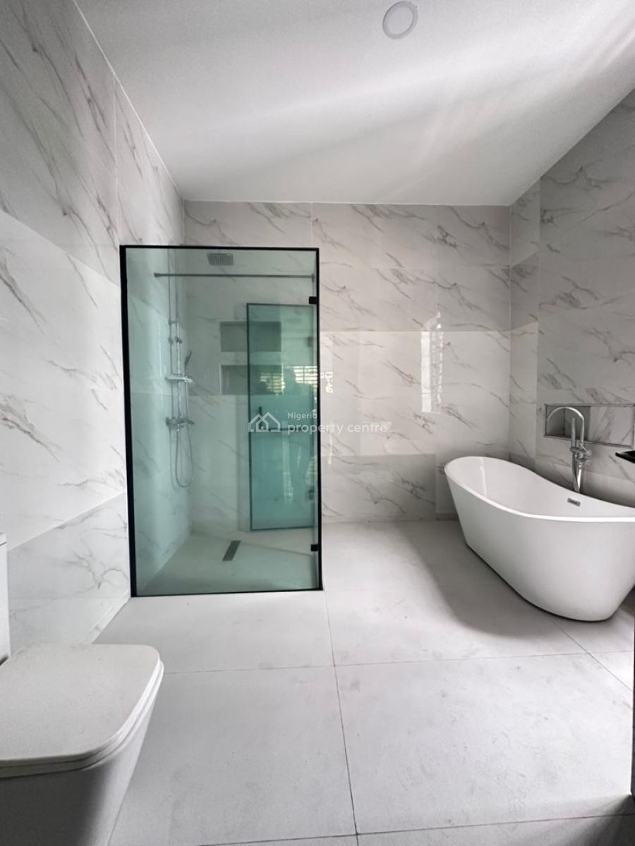 Distress 5 Bedroom Detached with Pool, Cinema, Gym & Bq, Ikota, Lekki, Lagos, Detached Duplex for Sale