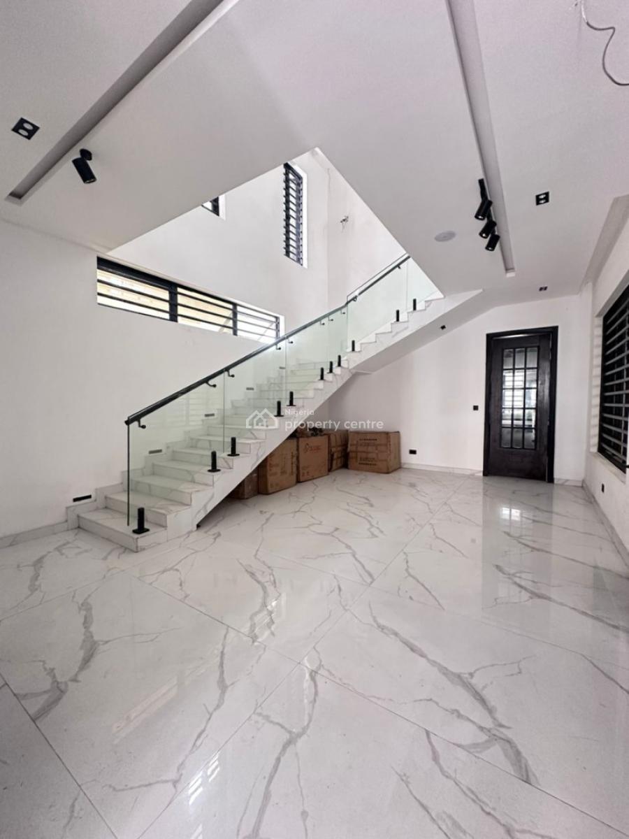 Distress 5 Bedroom Detached with Pool, Cinema, Gym & Bq, Ikota, Lekki, Lagos, Detached Duplex for Sale