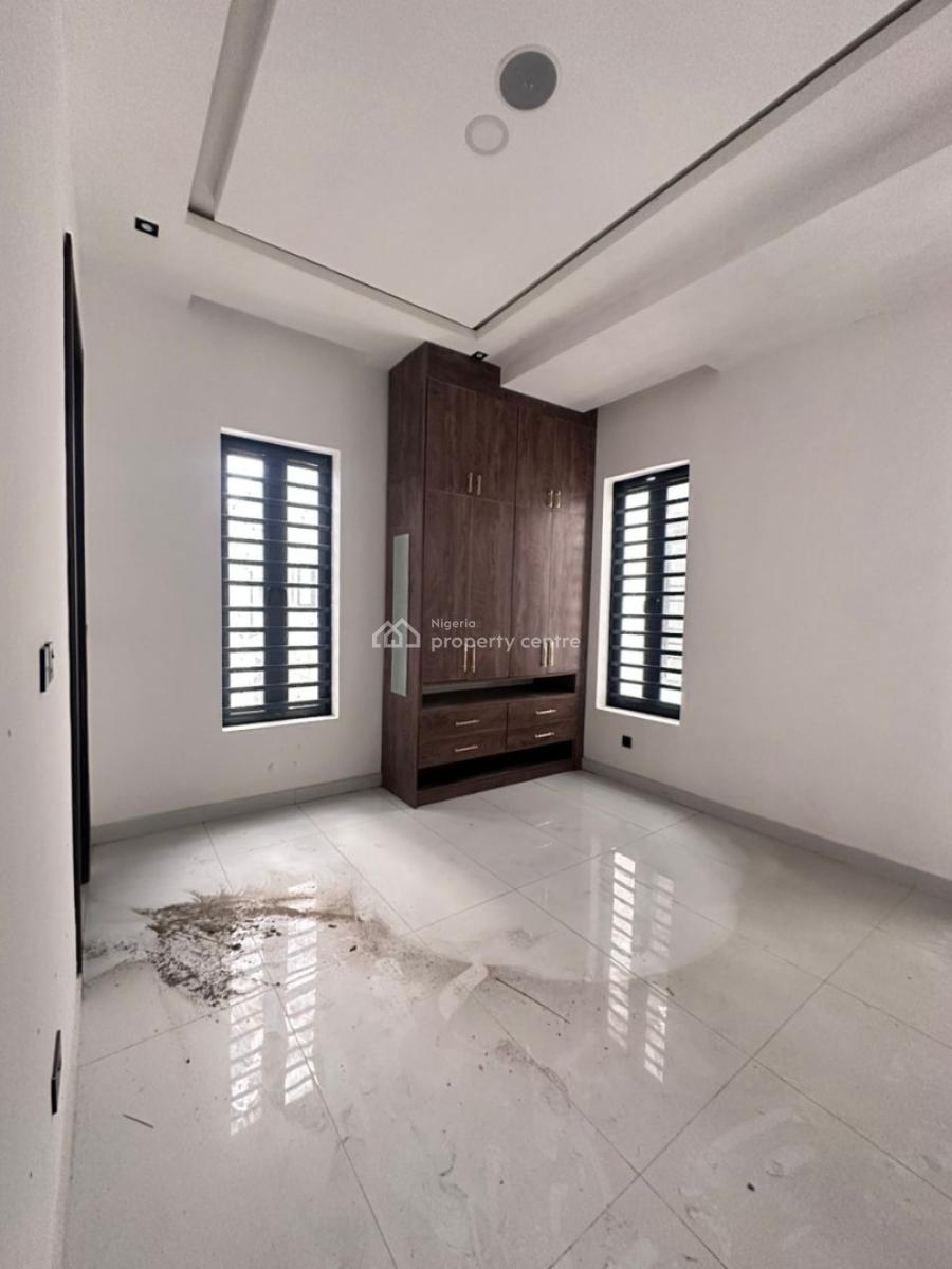 Distress 5 Bedroom Detached with Pool, Cinema, Gym & Bq, Ikota, Lekki, Lagos, Detached Duplex for Sale