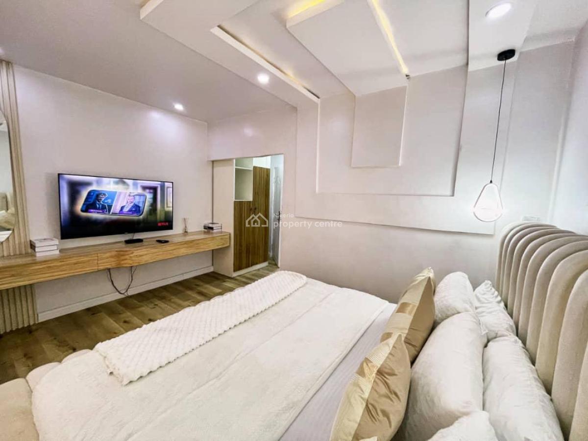 Cozy 1 Bedroom Fully Furnished and Serviced Apartment, Off Admiralty Way, Lekki Phase 1, Lekki, Lagos, Mini Flat (room and Parlour) Short Let