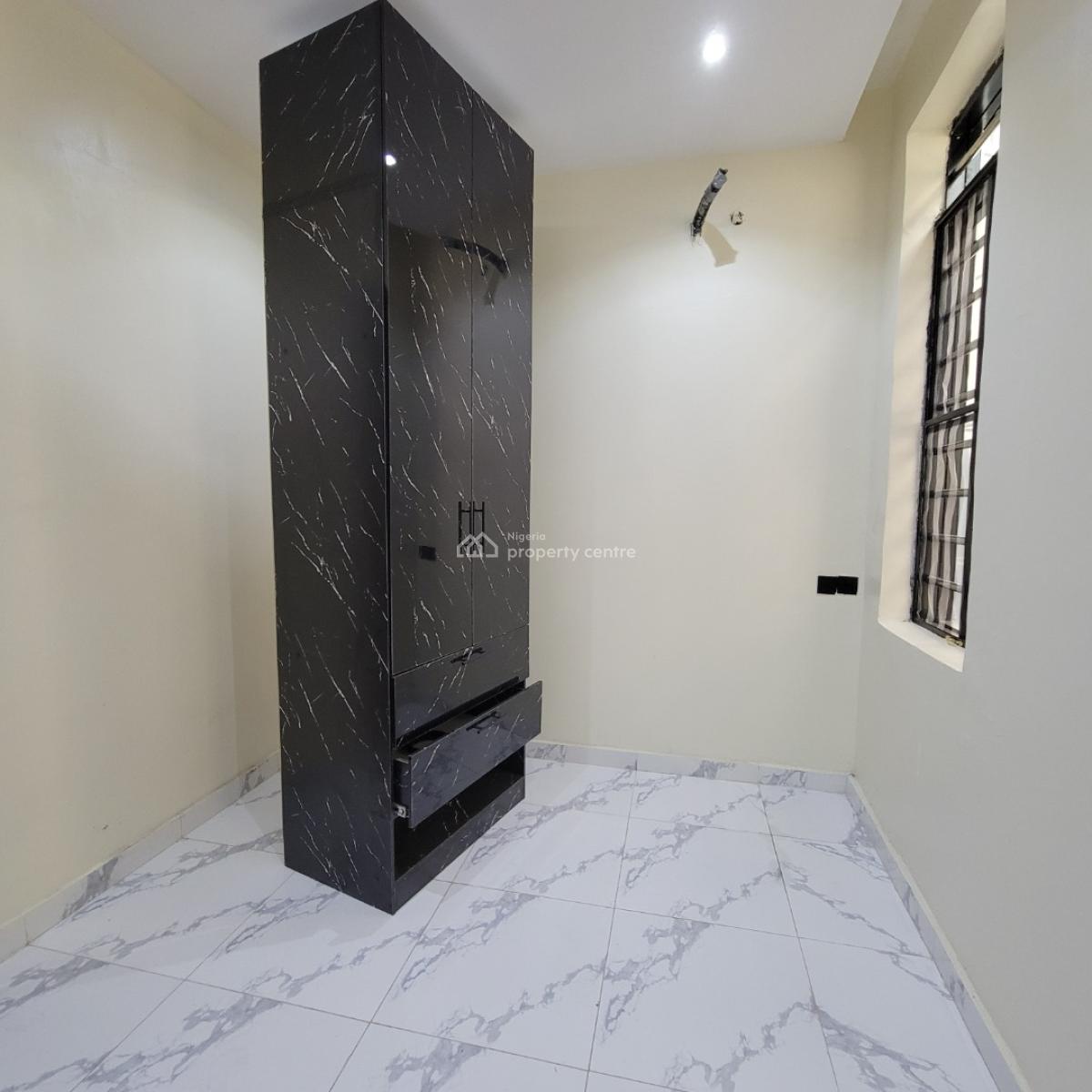 Gorgeous 3 Bedroom Apartment, Lekki Phase 1, Lekki, Lagos, Flat / Apartment for Sale