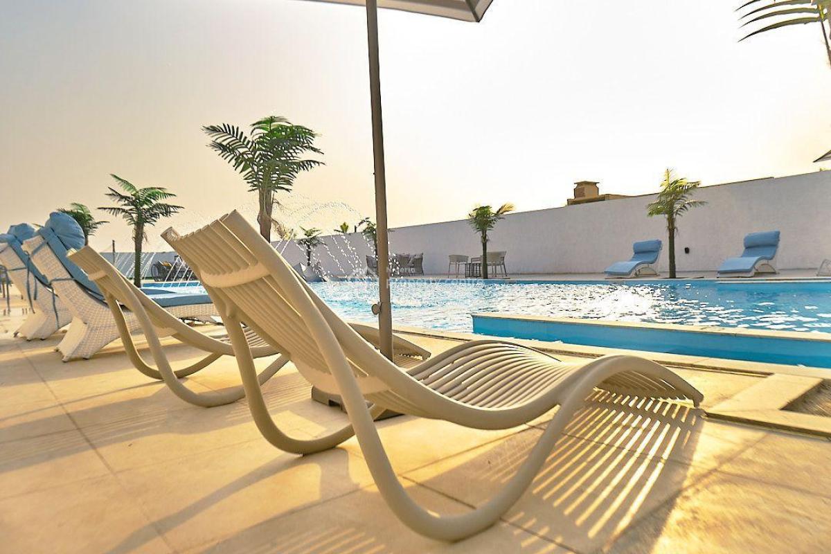 Luxury 5 Bedroom Beach House with Indoor & Outdoor Pool, Ilashe, Lagos, Flat / Apartment Short Let