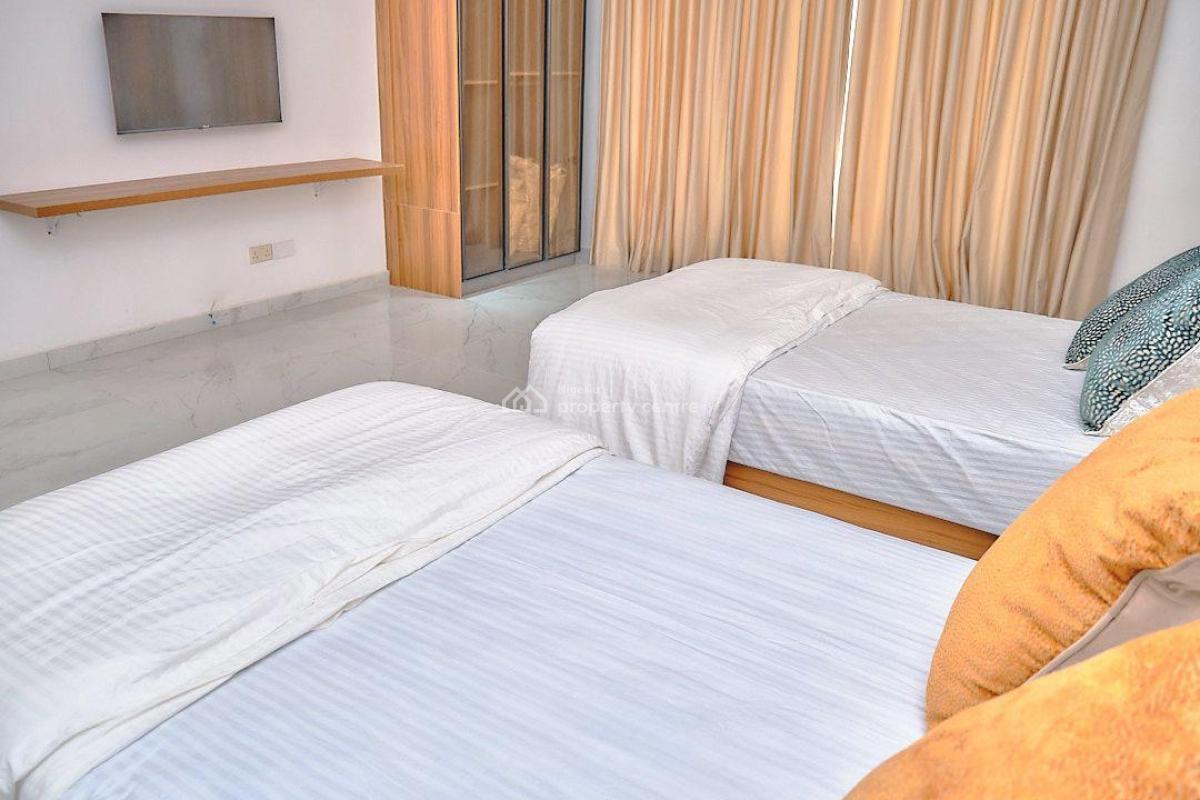 Luxury 5 Bedroom Beach House with Indoor & Outdoor Pool, Ilashe, Lagos, Flat / Apartment Short Let