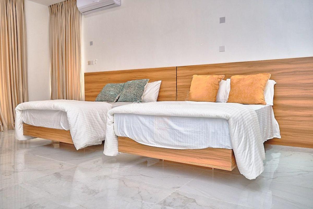 Luxury 5 Bedroom Beach House with Indoor & Outdoor Pool, Ilashe, Lagos, Flat / Apartment Short Let