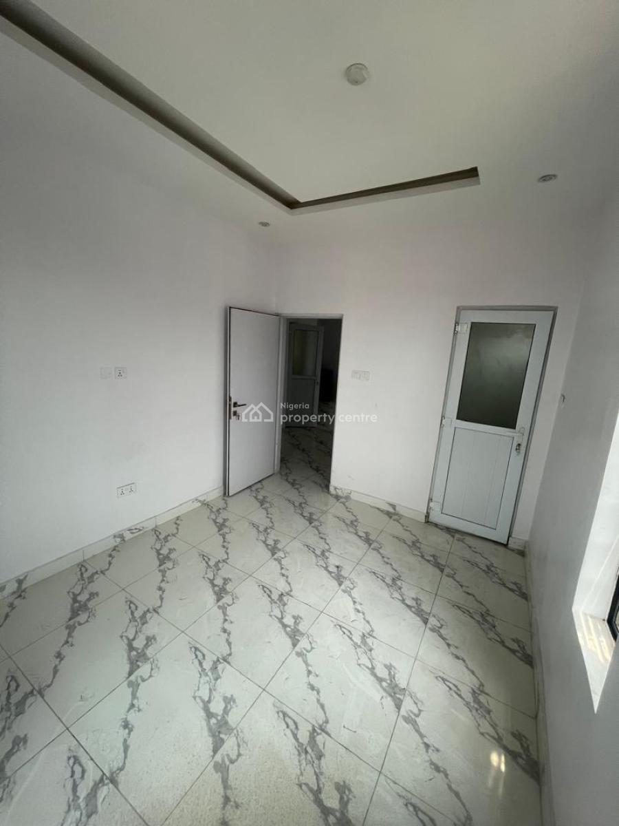Brand New Spacious  2 Bedroom Flat on a Pent Floor, Ologolo, Lekki, Lagos, House for Rent