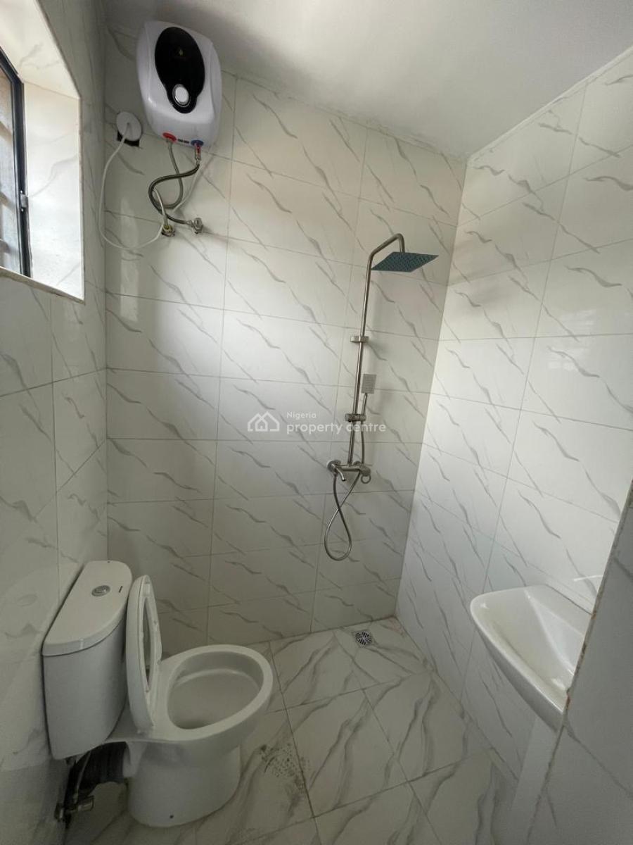 Brand New Spacious  2 Bedroom Flat on a Pent Floor, Ologolo, Lekki, Lagos, House for Rent