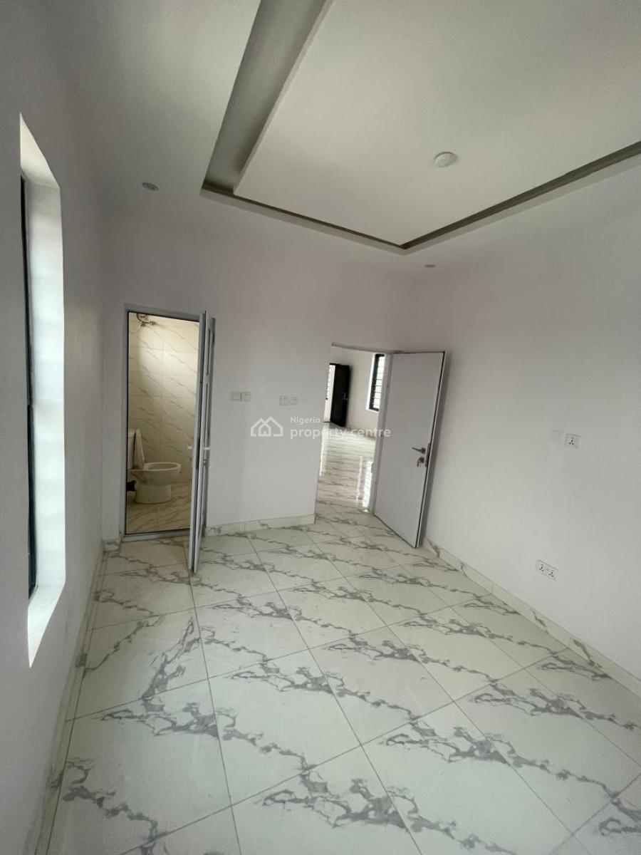 Brand New Spacious  2 Bedroom Flat on a Pent Floor, Ologolo, Lekki, Lagos, House for Rent