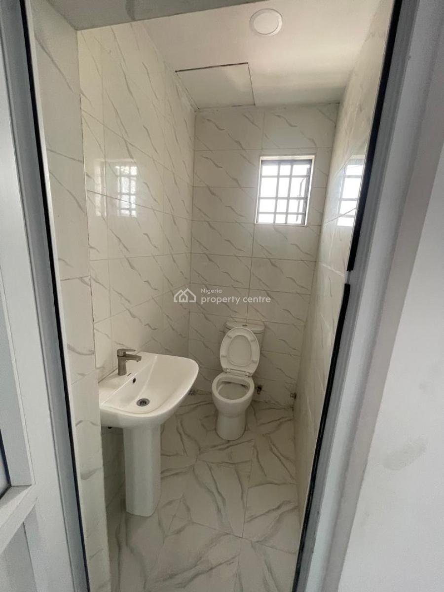 Brand New Spacious  2 Bedroom Flat on a Pent Floor, Ologolo, Lekki, Lagos, House for Rent