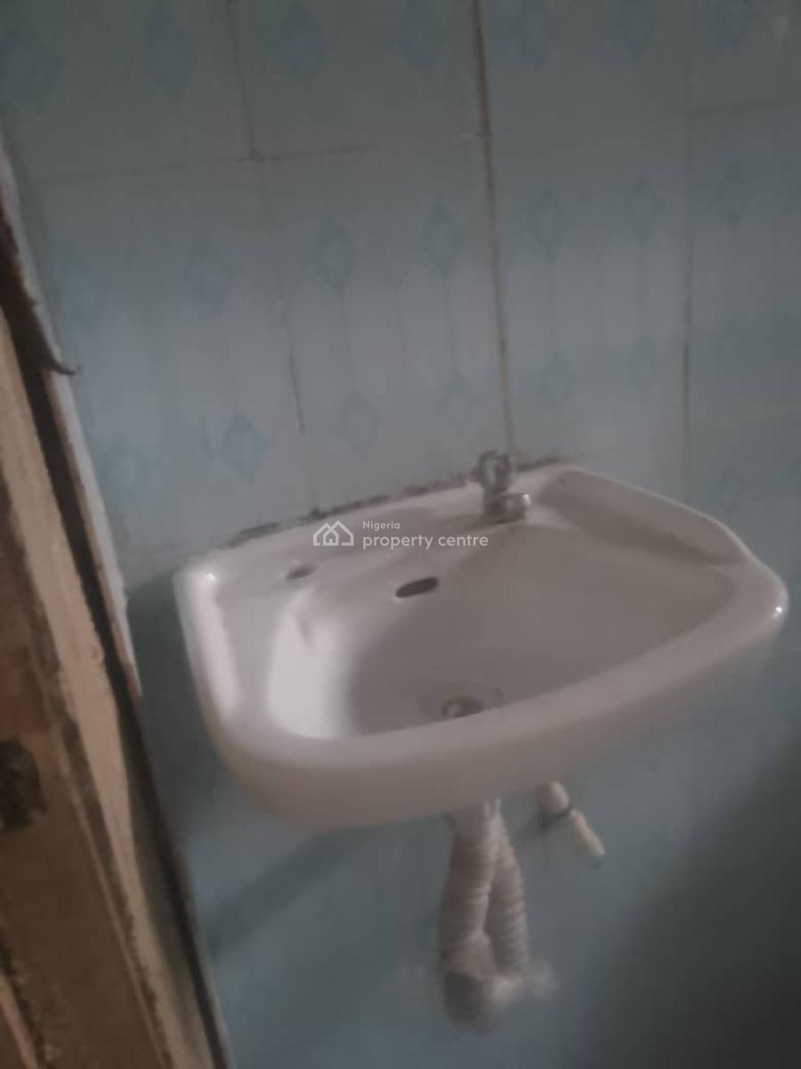 Compact 1 Bedroom Self Contain with Kitchen, Lekki Phase 1, Lekki, Lagos, Self Contain (single Rooms) for Rent