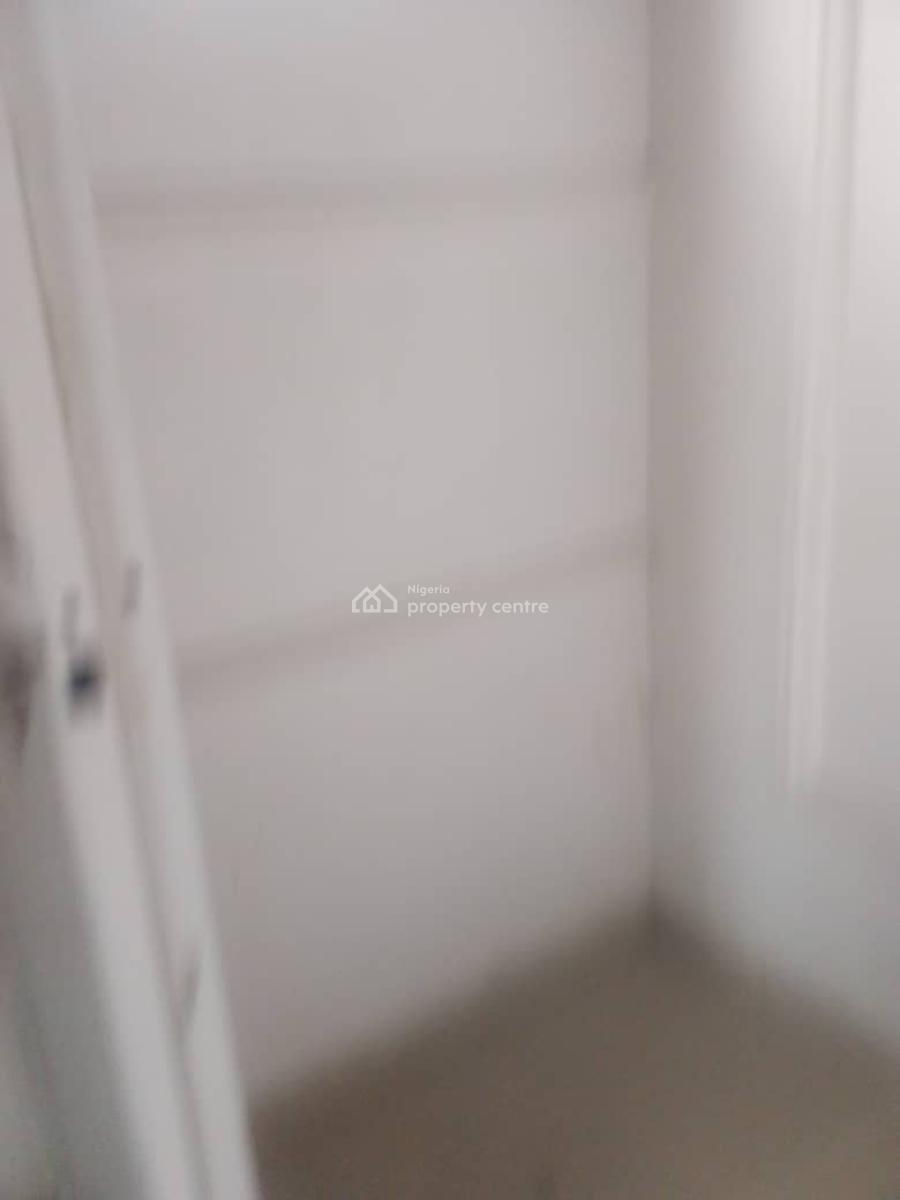 Compact 1 Bedroom Self Contain with Kitchen, Lekki Phase 1, Lekki, Lagos, Self Contain (single Rooms) for Rent