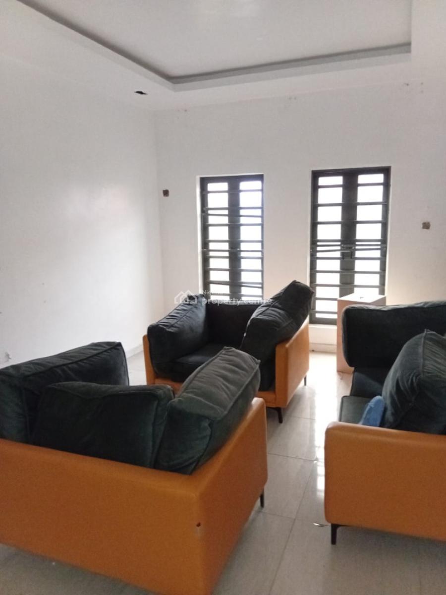 2 Bedroom Flat Upstairs, Chevron Alternative Routes, Lekki, Lagos, Flat / Apartment for Rent