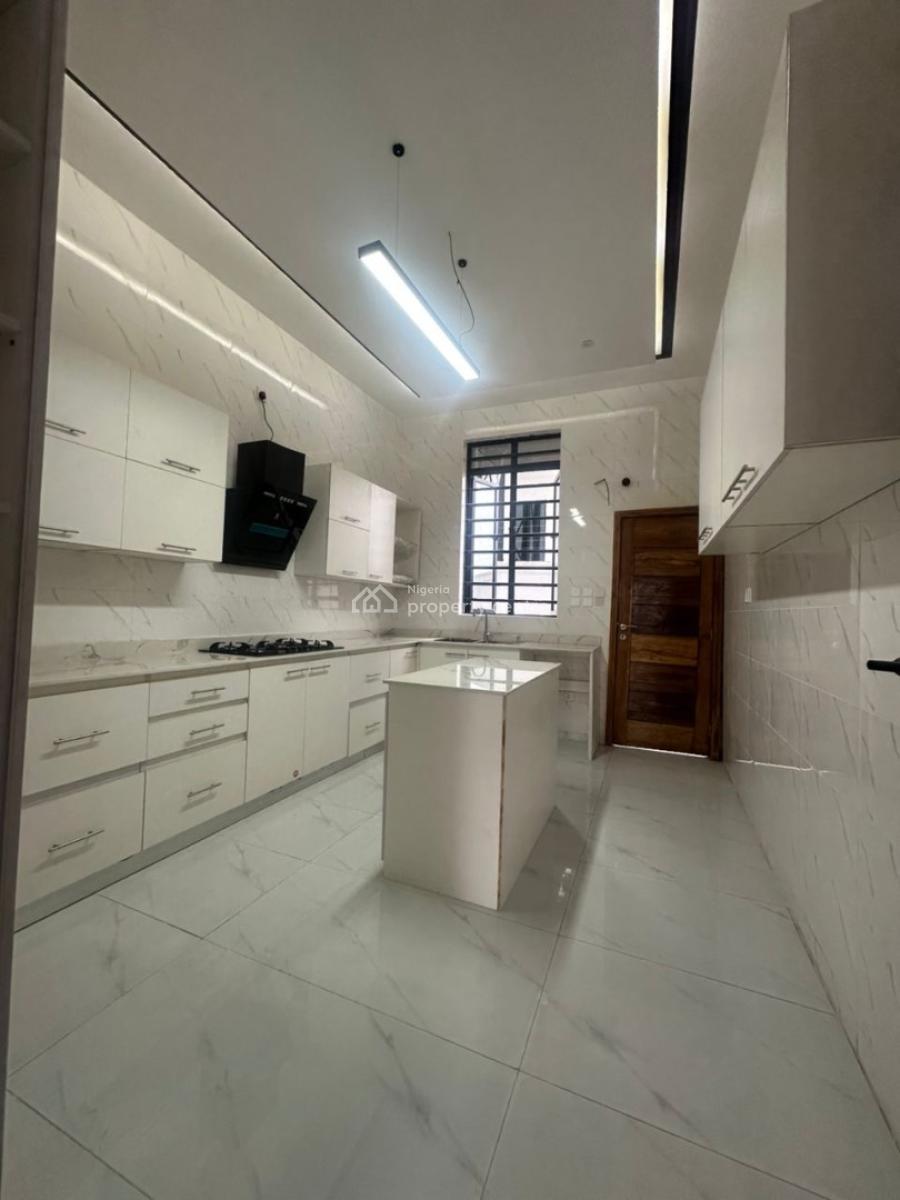 Beautiful Deal 4 Bedroom Semi-detached Duplex in a Secure Estate, Chevron, Lekki, Lagos, Semi-detached Duplex for Sale