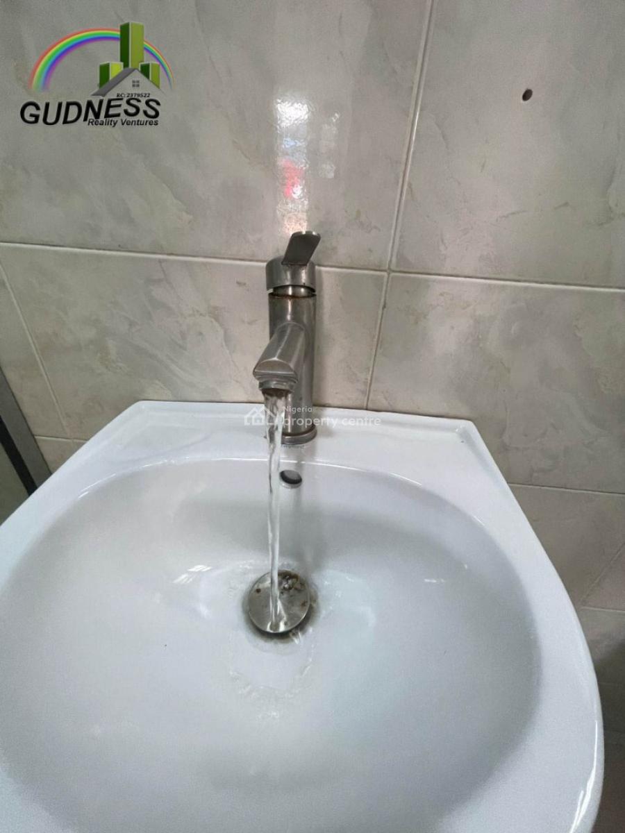 Spacious 3 Bedroom Flat with a Room Bq, Lekki, Lagos, Flat / Apartment for Rent