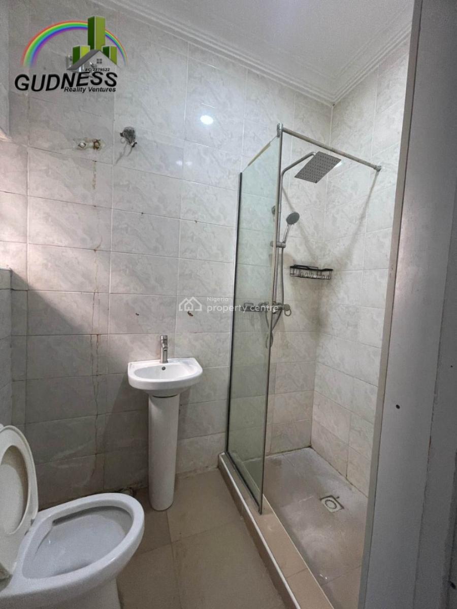 Spacious 3 Bedroom Flat with a Room Bq, Lekki, Lagos, Flat / Apartment for Rent