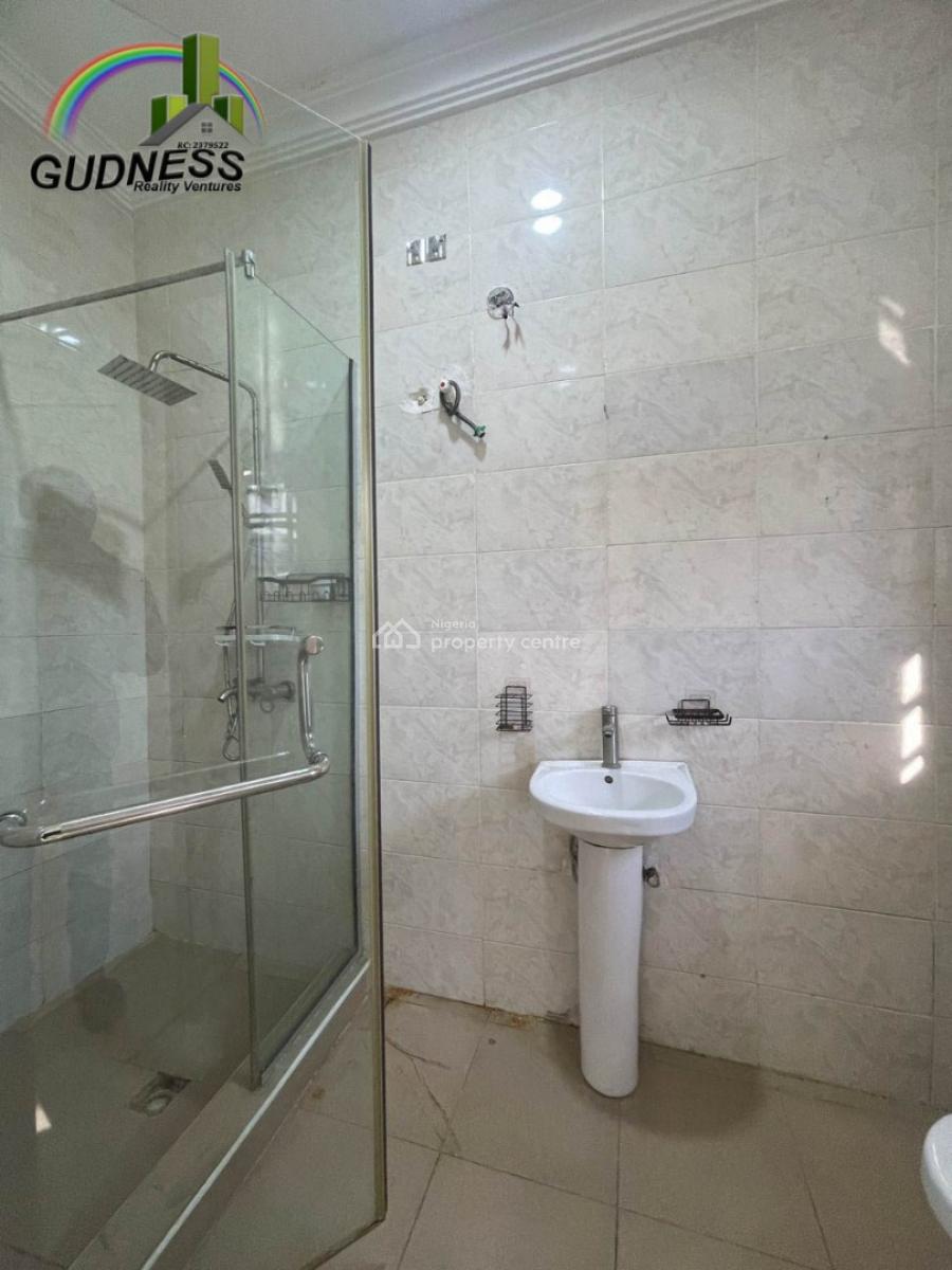 Spacious 3 Bedroom Flat with a Room Bq, Lekki, Lagos, Flat / Apartment for Rent