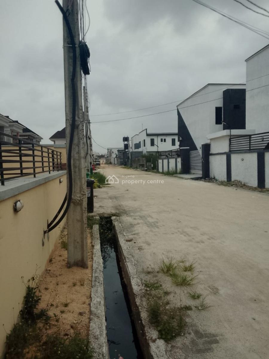 4 Bedroom Semi Detached with Bq, Metro Castle General Paint, Ajah, Lagos, Terraced Duplex for Sale