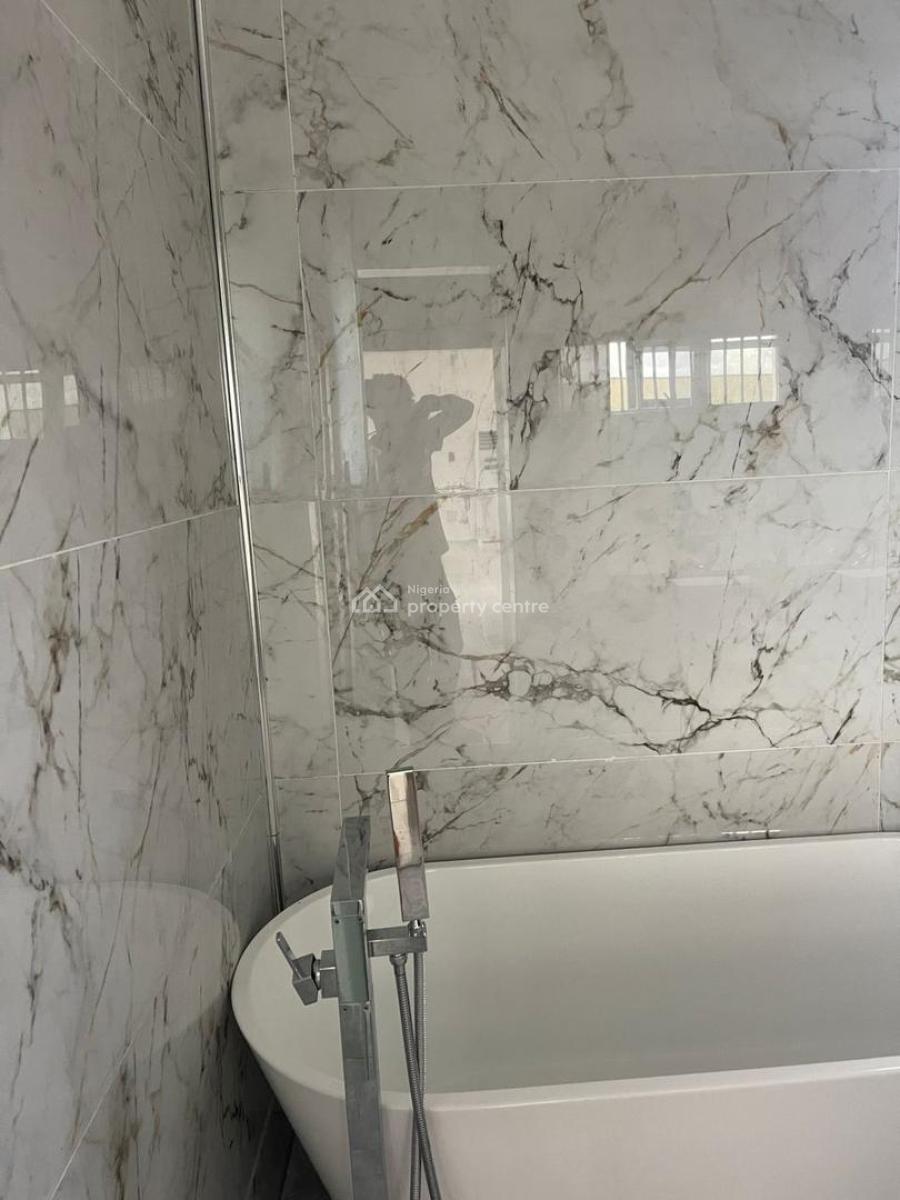 Luxurious 6-bedroom Fully Detached Duplex with 2 Bqs, Lekki Phase 1, Lekki, Lagos, Detached Duplex for Sale