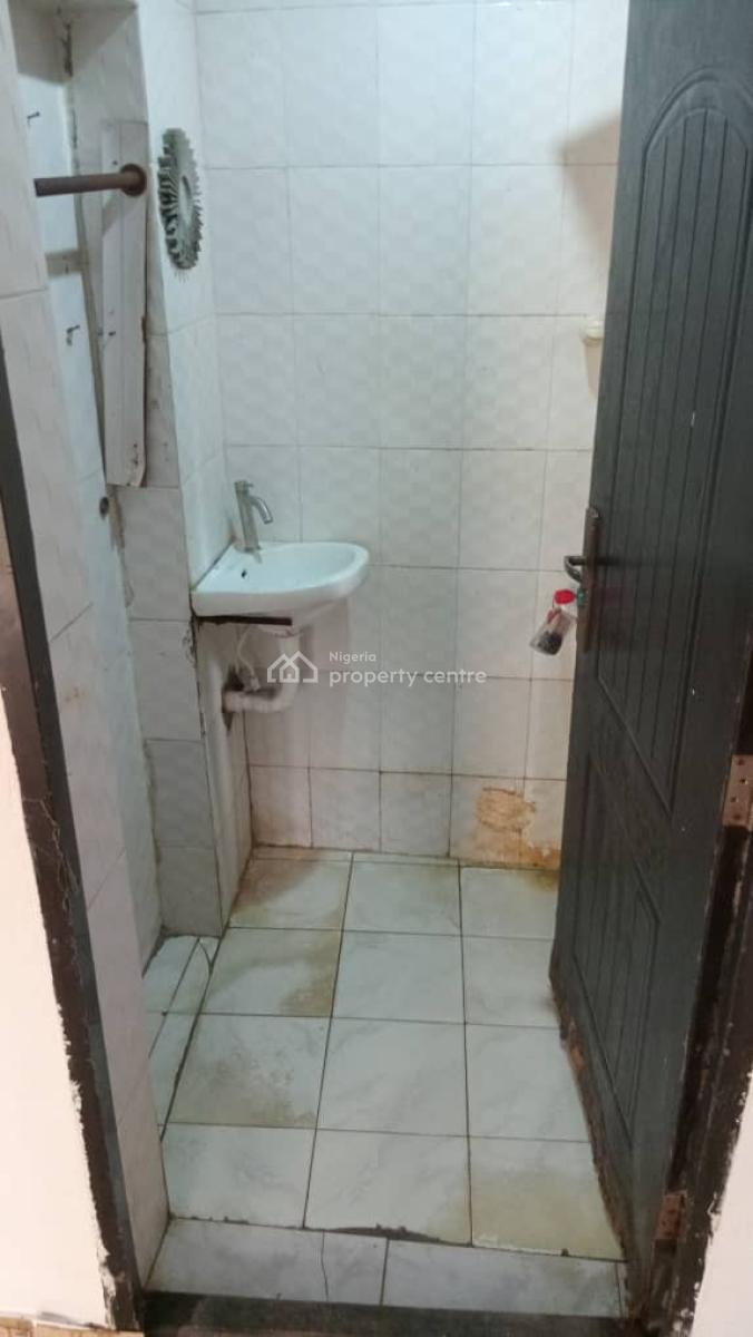 Spacious Selfcontain, Lekki Phase 1, Lekki, Lagos, Self Contain (single Rooms) for Rent