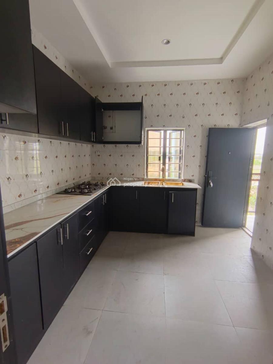 Spacious  3 Bedroom Flat, Sangotedo, Ajah, Lagos, Flat / Apartment for Rent