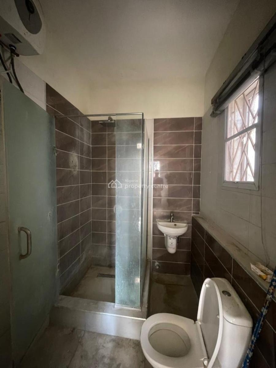 Nice and Spacious 3 Bedroom Apartment, Lekki Right By Pinnacle Filling Station, Lekki Phase 1, Lekki, Lagos, Flat / Apartment for Rent