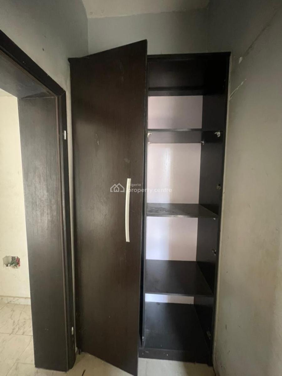 Nice and Spacious 3 Bedroom Apartment, Lekki Right By Pinnacle Filling Station, Lekki Phase 1, Lekki, Lagos, Flat / Apartment for Rent