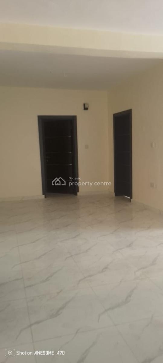 Nice and Spacious 3 Bedroom Apartment with Bq, Oyadiran Estate, Yaba, Lagos, Flat / Apartment for Rent