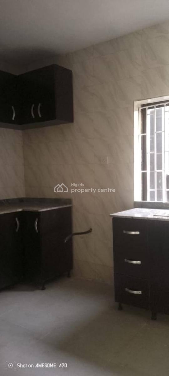 Nice and Spacious 3 Bedroom Apartment with Bq, Oyadiran Estate, Yaba, Lagos, Flat / Apartment for Rent
