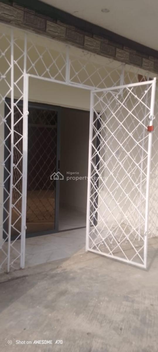 Nice and Spacious 3 Bedroom Apartment with Bq, Oyadiran Estate, Yaba, Lagos, Flat / Apartment for Rent