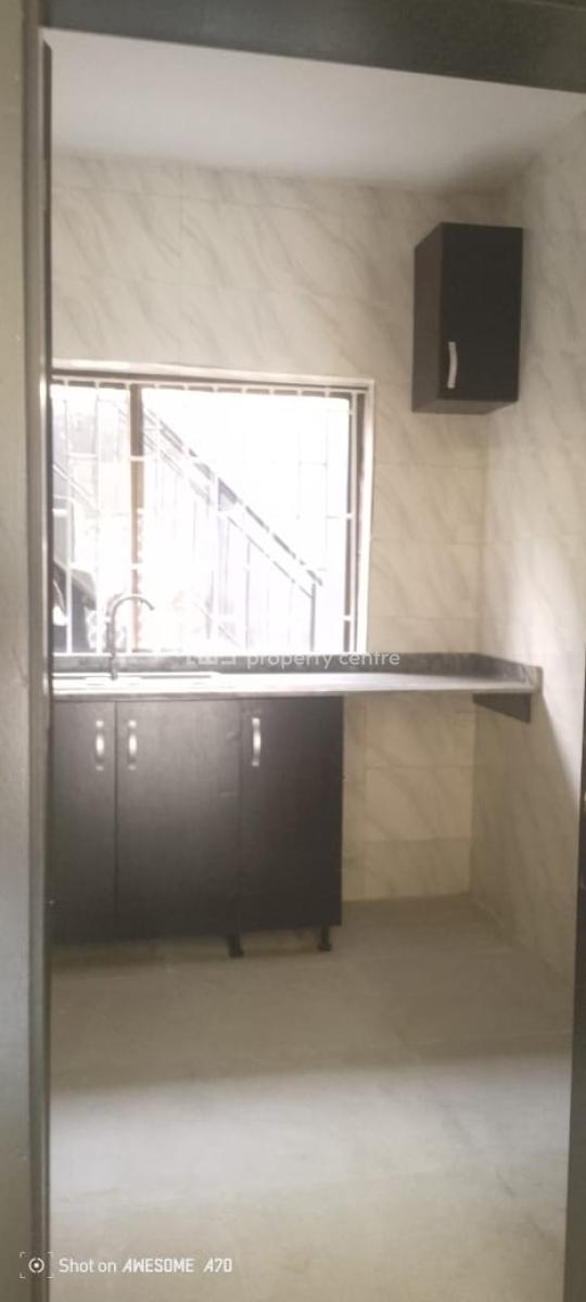 Nice and Spacious 3 Bedroom Apartment with Bq, Oyadiran Estate, Yaba, Lagos, Flat / Apartment for Rent