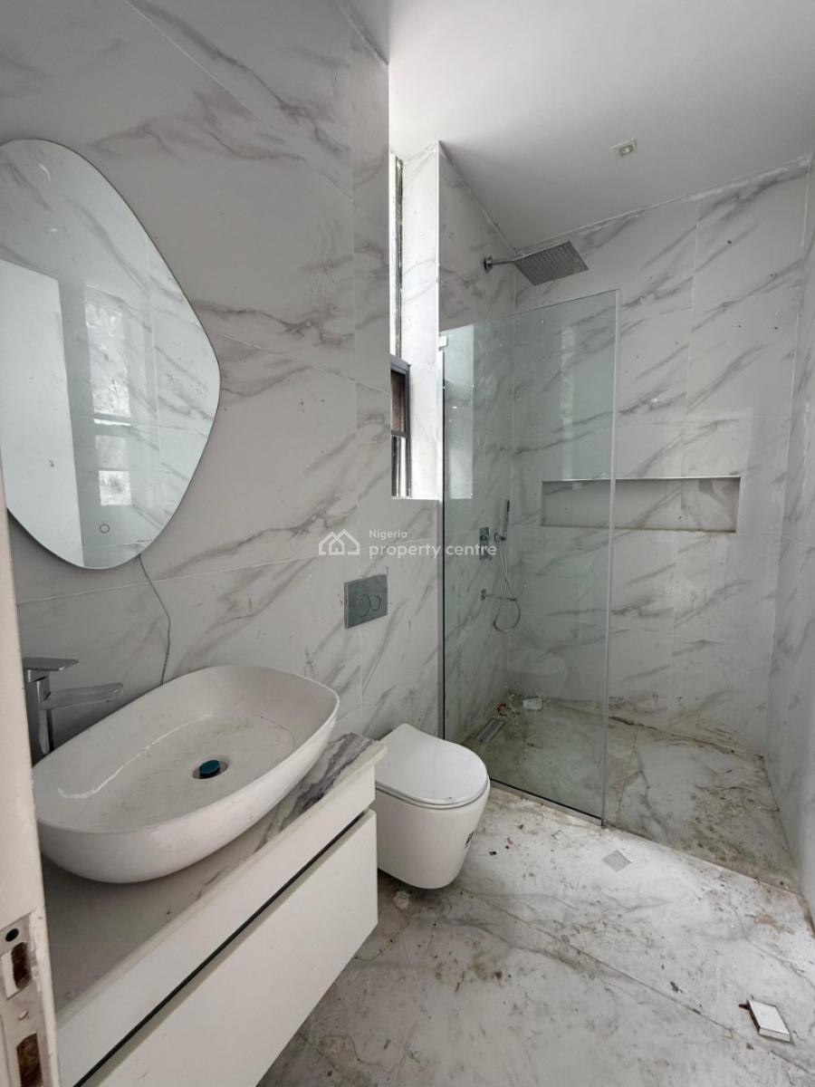 Well Finished 2 Bedroom Apartment, Lekki Phase 1, Lekki, Lagos, Flat / Apartment for Sale