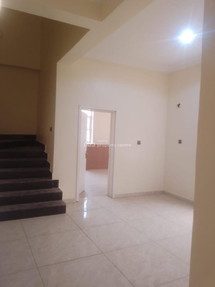 Well Finished 4 Bedrooms Terrace Duplex with Bq, Guzape District, Abuja, Terraced Duplex for Rent