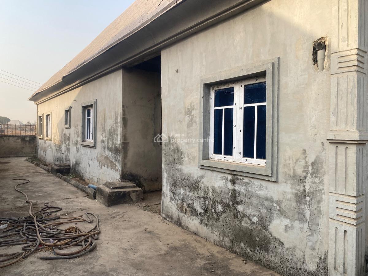 Spacious 3 Bedroom Bungalow with 2 Units of Selfcontained Bq, Ukala After Goodluck Farm, Kyami, Abuja, Detached Bungalow for Sale