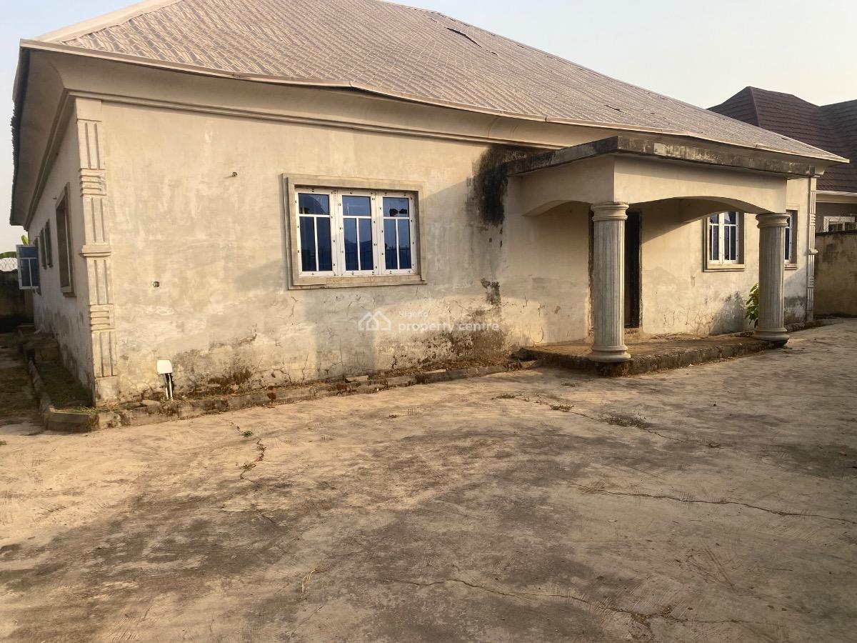 Spacious 3 Bedroom Bungalow with 2 Units of Selfcontained Bq, Ukala After Goodluck Farm, Kyami, Abuja, Detached Bungalow for Sale