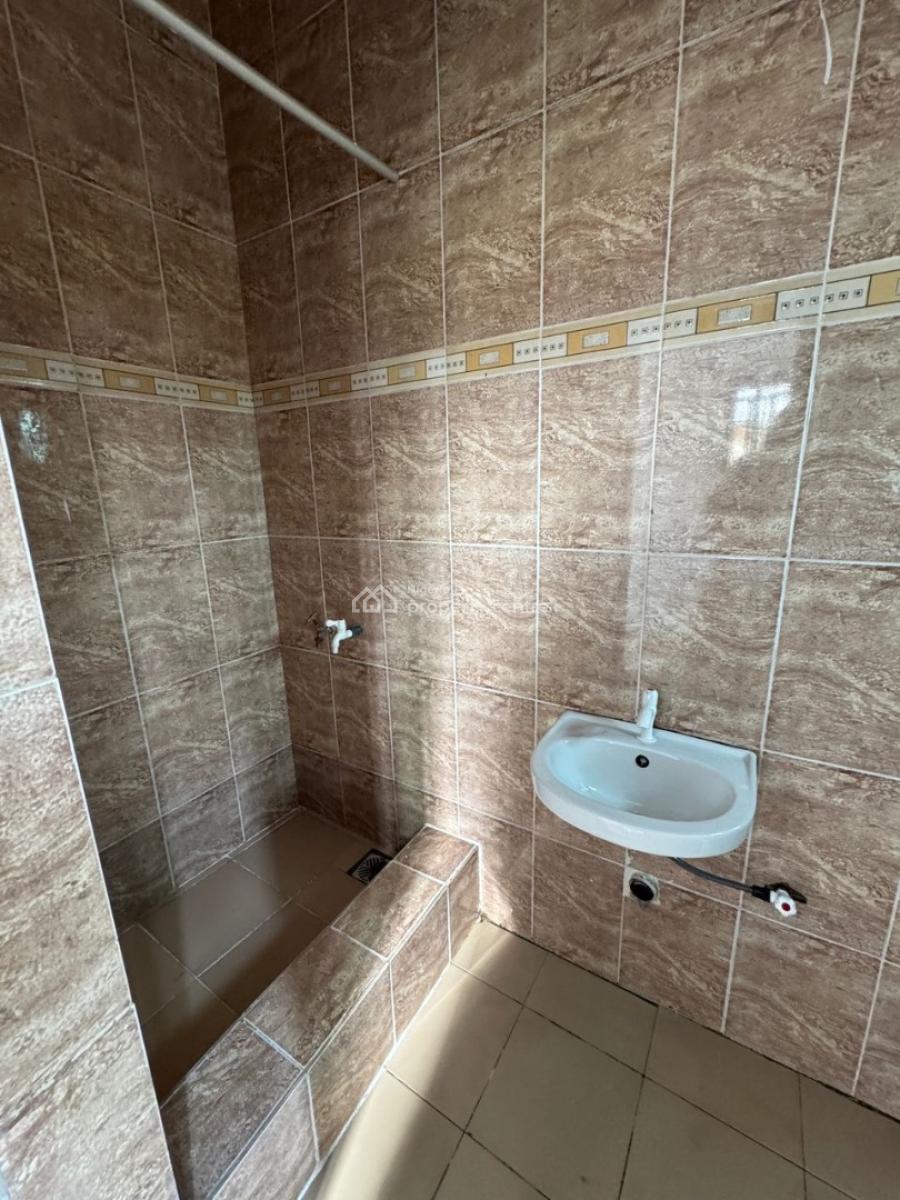 Spacious Bq with Kitchen, Chevron, Lekki, Lagos, Flat / Apartment for Rent